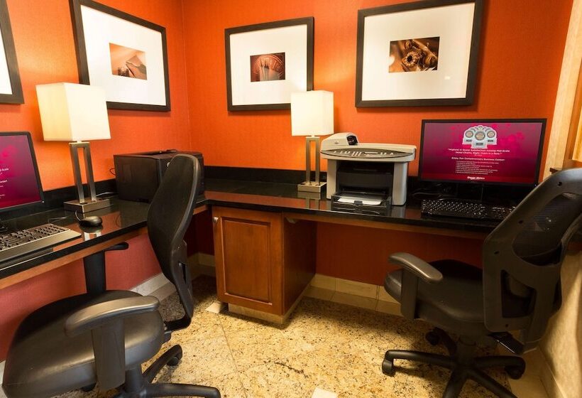 Отель Drury Inn & Suites Charlotte University Place