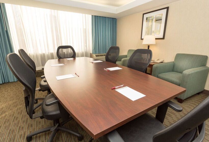 호텔 Troy Inn & Suites