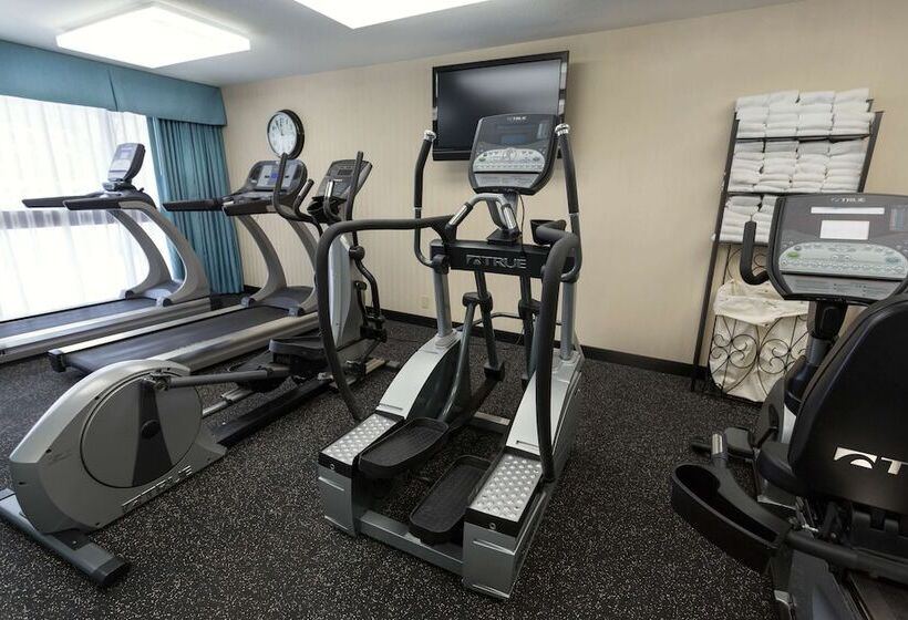 호텔 Troy Inn & Suites