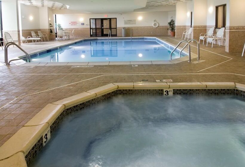 호텔 Troy Inn & Suites