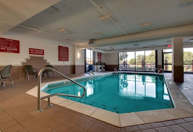 ホテル Drury Inn & Suites Evansville East