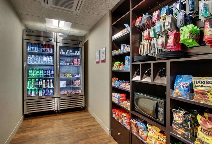 ホテル Drury Inn & Suites Evansville East