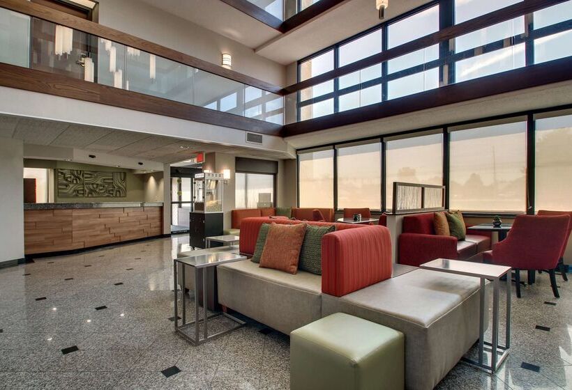 Отель Drury Inn & Suites Evansville East