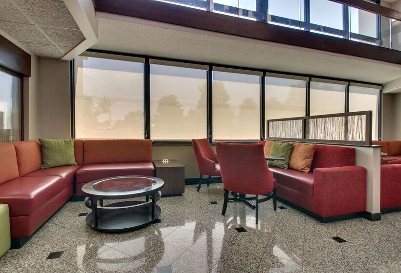 בית מלון כפרי Drury Inn & Suites Evansville East