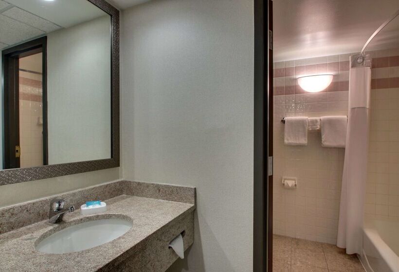 בית מלון כפרי Drury Inn & Suites Evansville East