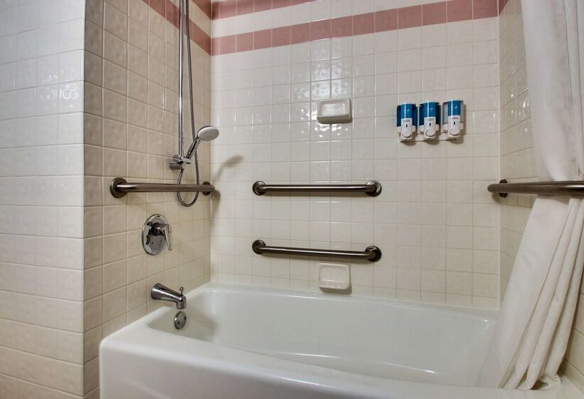 ホテル Drury Inn & Suites Evansville East