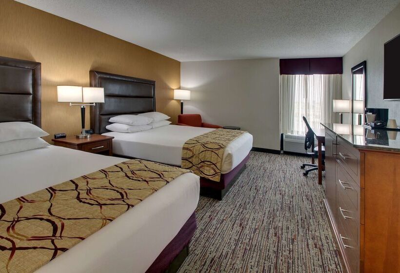 ホテル Drury Inn & Suites Evansville East