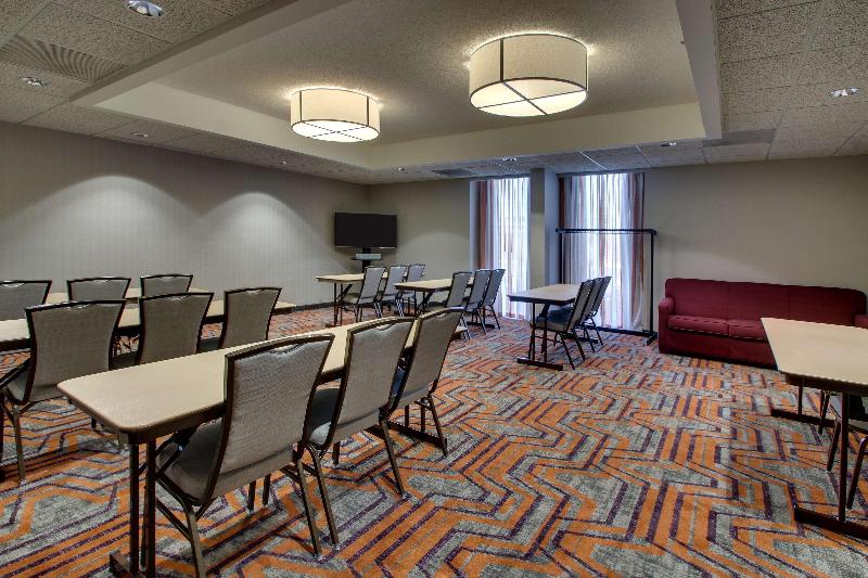 Отель Drury Inn & Suites Evansville East