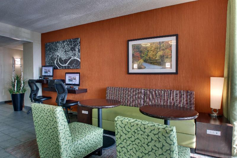 ホテル Drury Inn & Suites Evansville East