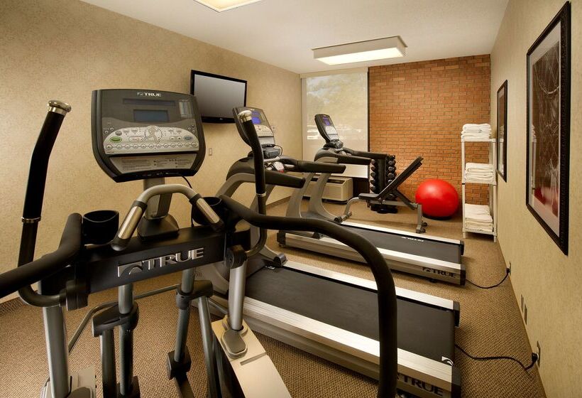 בית מלון כפרי Drury Inn & Suites Frankenmuth