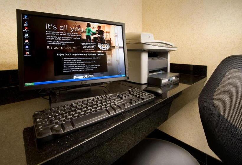 Отель Drury Inn & Suites Frankenmuth