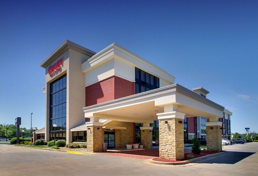 בית מלון כפרי Drury Inn & Suites Greensboro