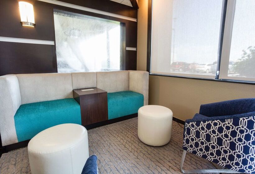 酒店 Drury Inn & Suites Kansas City Airport