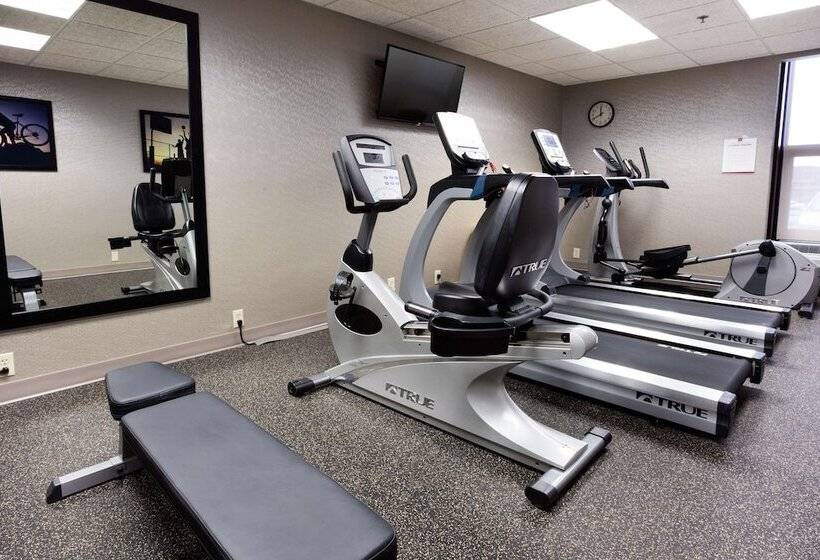 酒店 Drury Inn & Suites Kansas City Airport