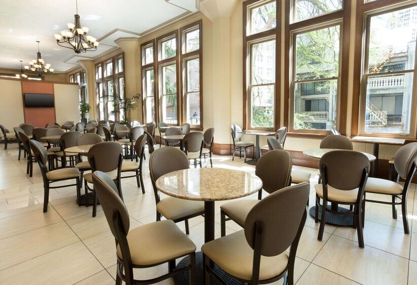 فندق Drury Inn & Suites San Antonio Riverwalk