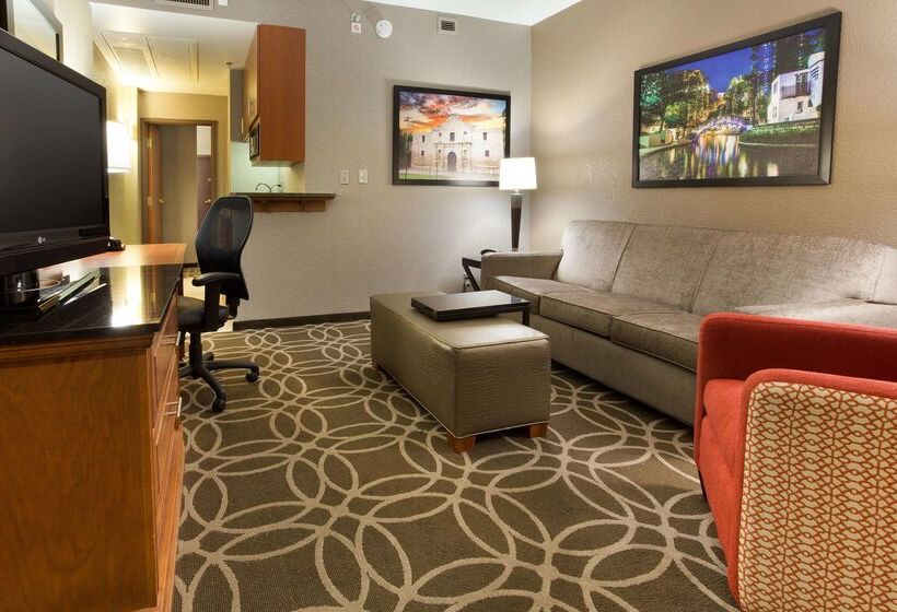 فندق Drury Inn & Suites San Antonio Riverwalk