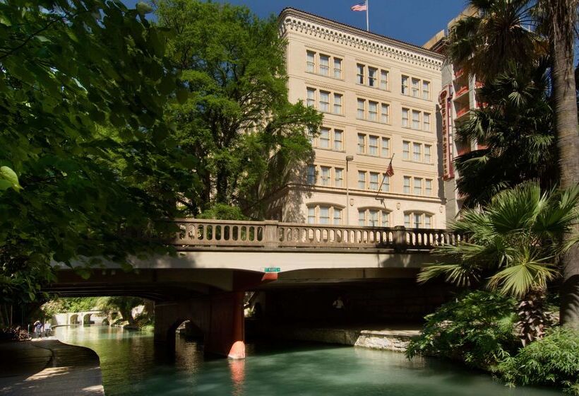 فندق Drury Inn & Suites San Antonio Riverwalk
