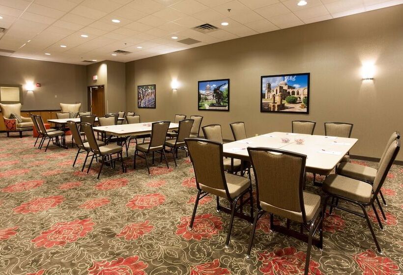 فندق Drury Inn & Suites San Antonio Riverwalk