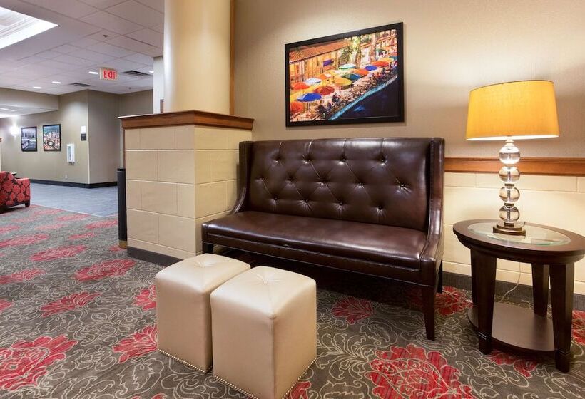 فندق Drury Inn & Suites San Antonio Riverwalk