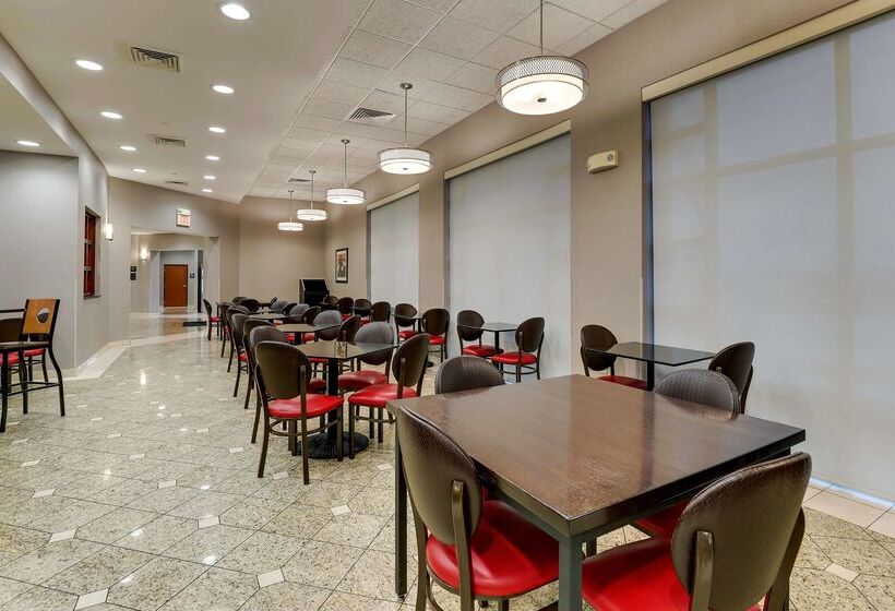 فندق Drury Inn & Suites St. Joseph