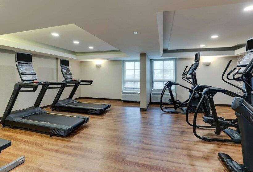 فندق Drury Inn & Suites St. Joseph