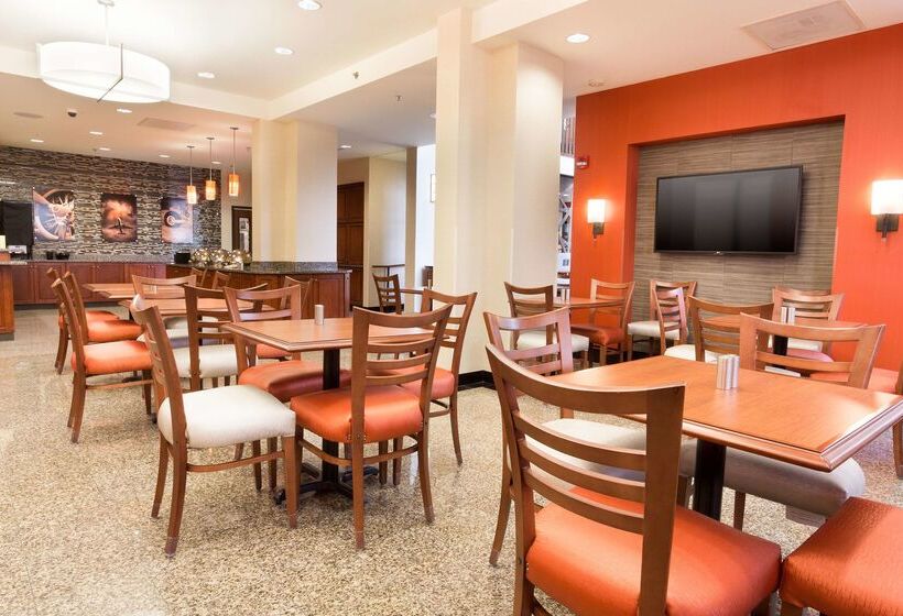 فندق Drury Inn & Suites St. Louis Airport