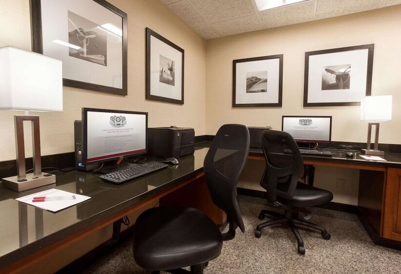 فندق Drury Inn & Suites St. Louis Airport