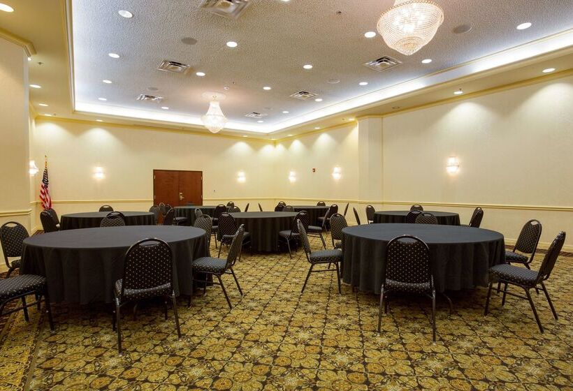 בית מלון כפרי Pear Tree Inn St Louis Convention Center