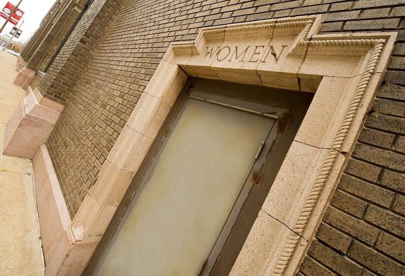 בית מלון כפרי Pear Tree Inn St Louis Convention Center