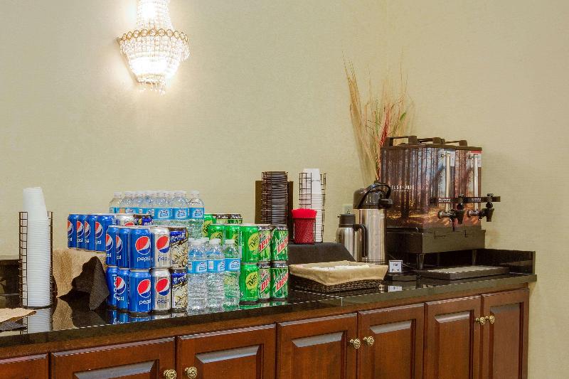 בית מלון כפרי Pear Tree Inn St Louis Convention Center