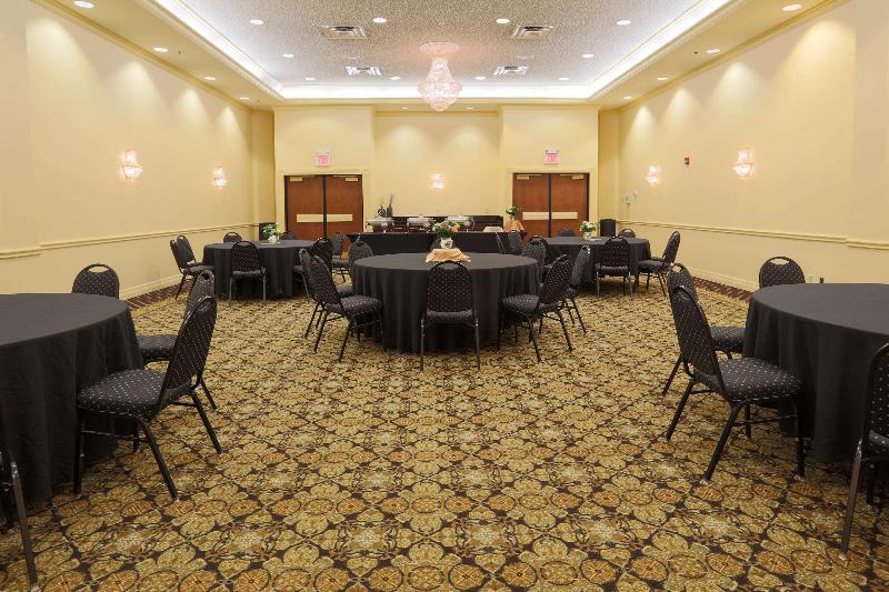 בית מלון כפרי Pear Tree Inn St Louis Convention Center