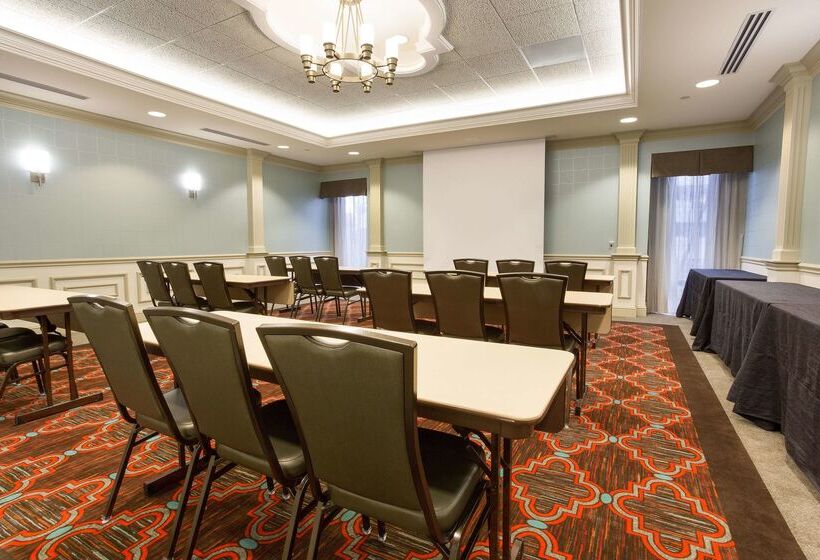 فندق Drury Inn & Suites St. Louis Creve Coeur
