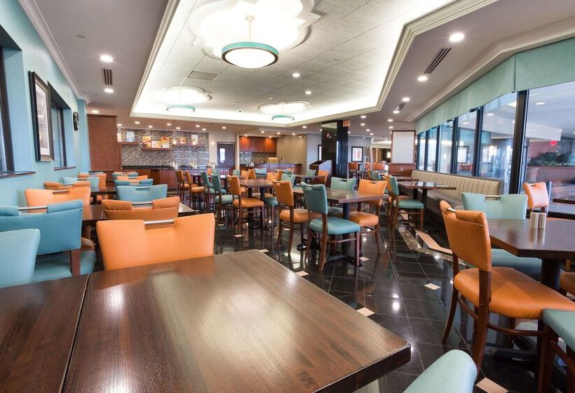 فندق Drury Inn & Suites St. Louis Creve Coeur