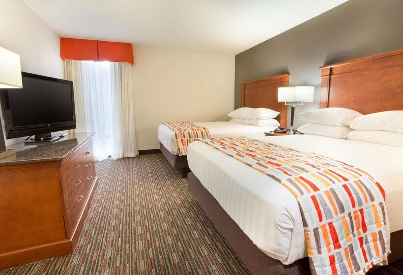 هتل Drury Inn & Suites St. Louis Creve Coeur
