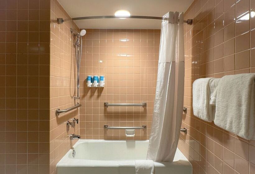 فندق Heritage Inn & Suites St. Louis/fenton, Trademark By Wyndham