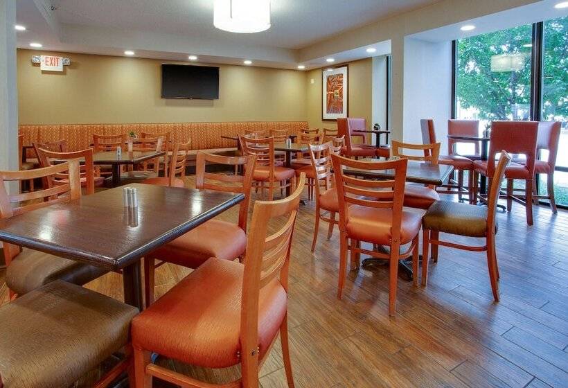 호텔 Drury Inn & Suites Terre Haute