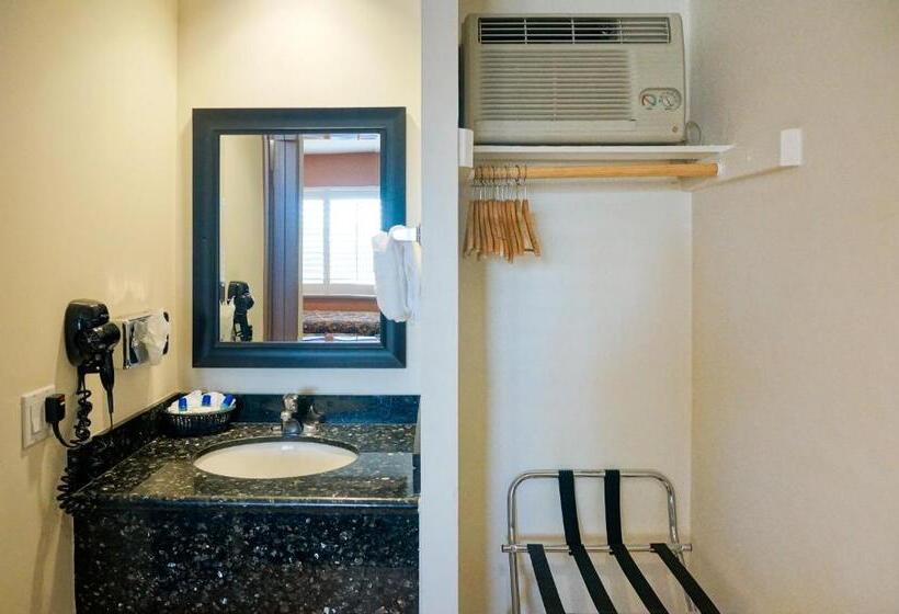 בית מלון כפרי Dunes Inn Sunset