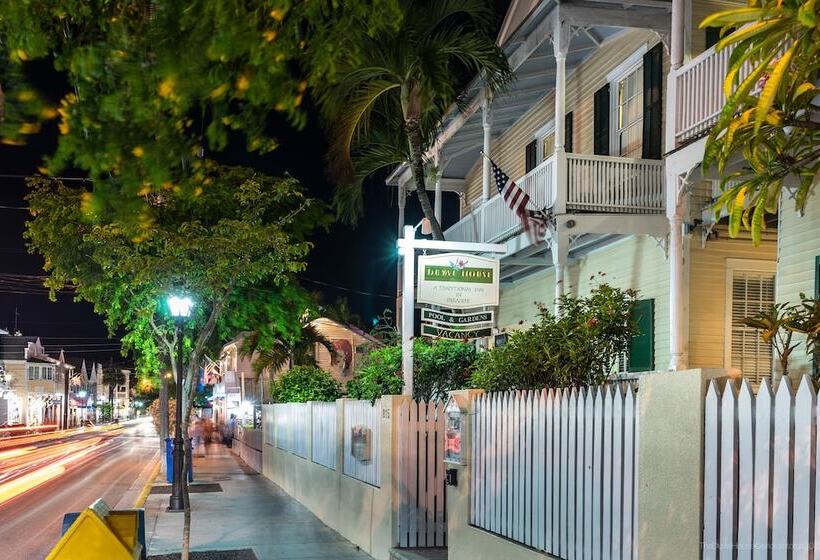 ホテル Duval House