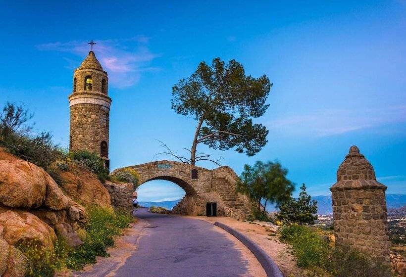 호텔 Dynasty Suites