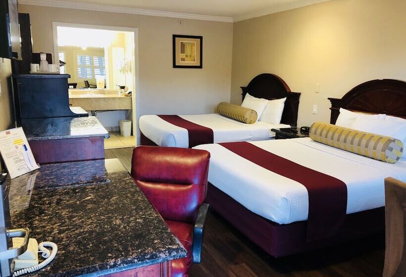 호텔 Dynasty Suites