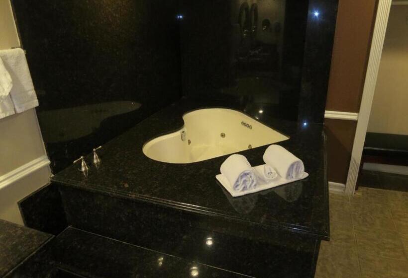 호텔 Dynasty Suites