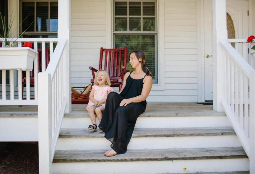 فندق Eagle Harbor Inn