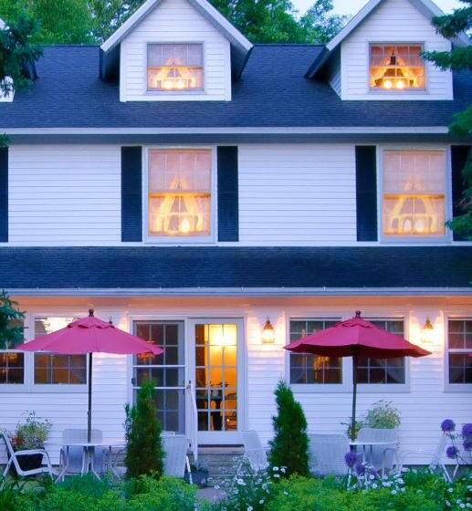 فندق Eagle Harbor Inn