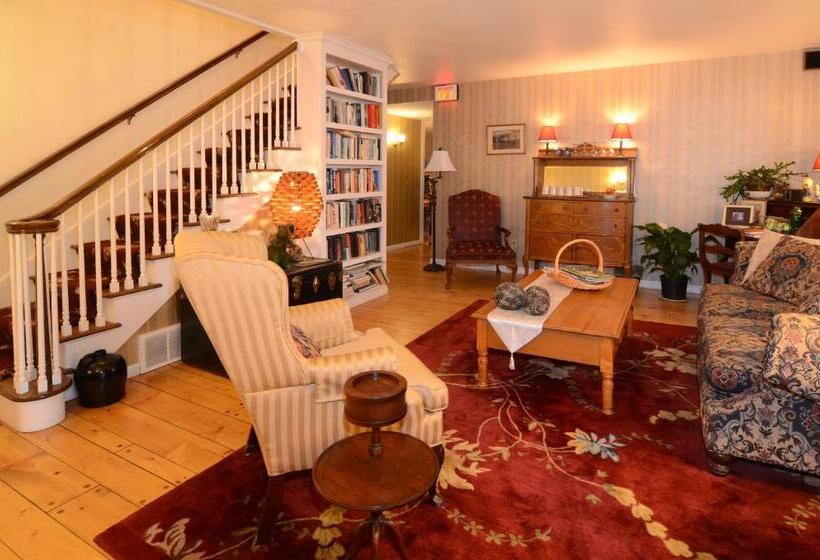 فندق Eagle Harbor Inn