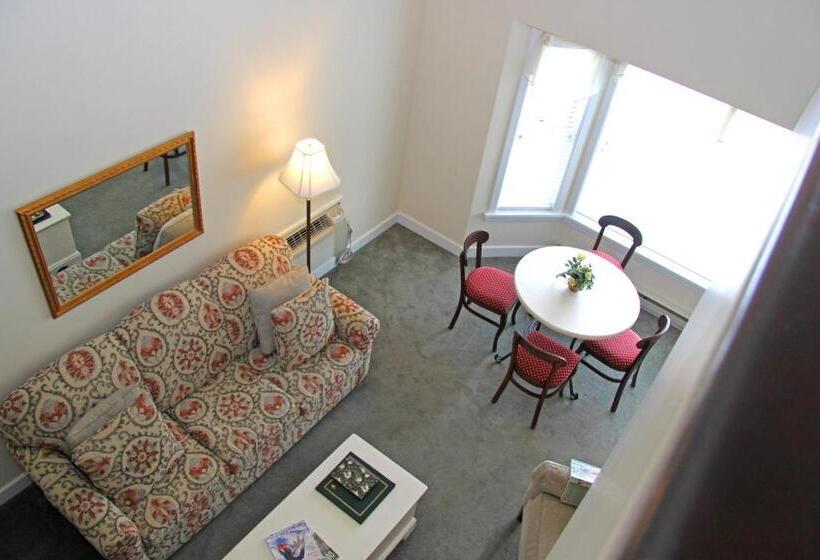 فندق Eagle Harbor Inn