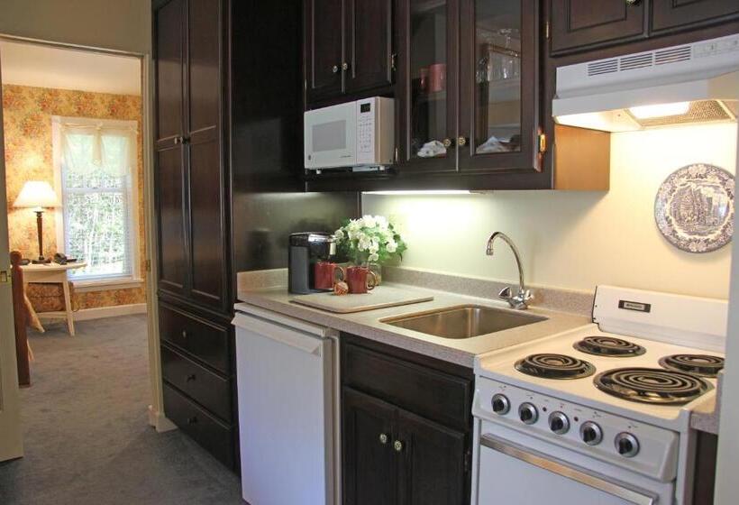 فندق Eagle Harbor Inn