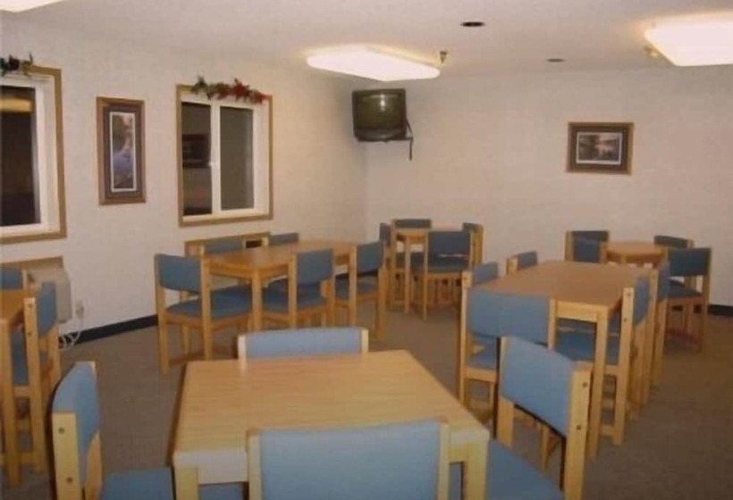 فندق Eastwood Inn