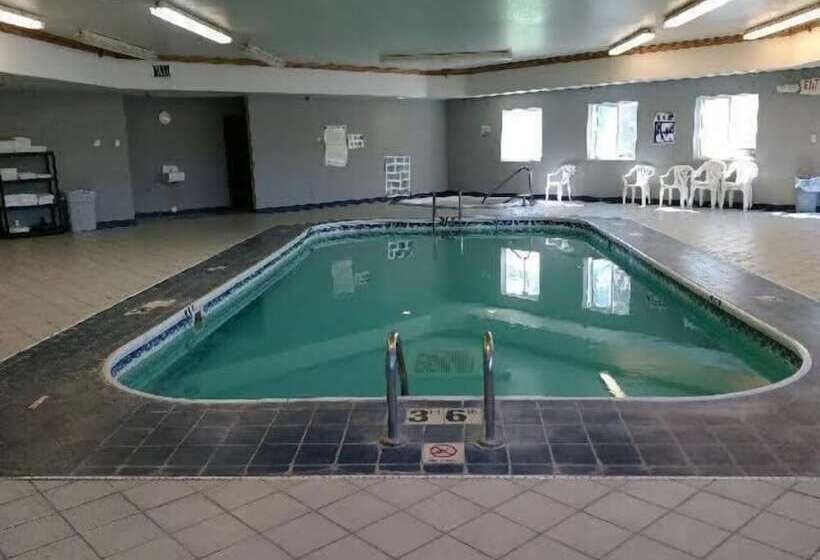 فندق Eastwood Inn