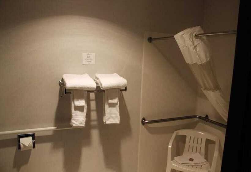 فندق Eastwood Inn