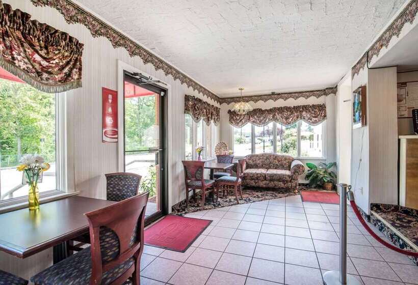 فندق Econo Lodge Brattleboro